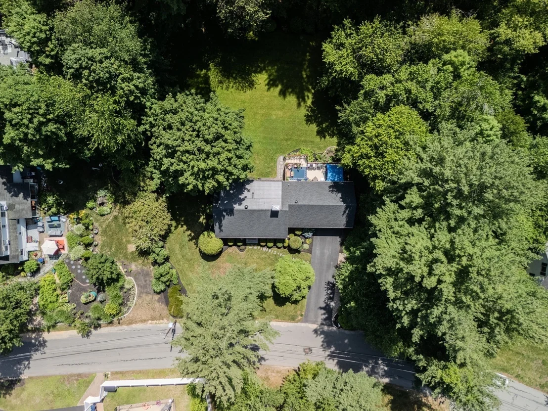 Photo of 6 W Parish Dr