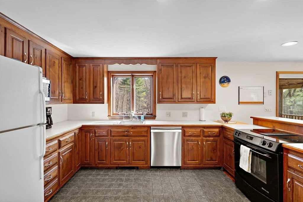Photo of 212 Taylor Rd
