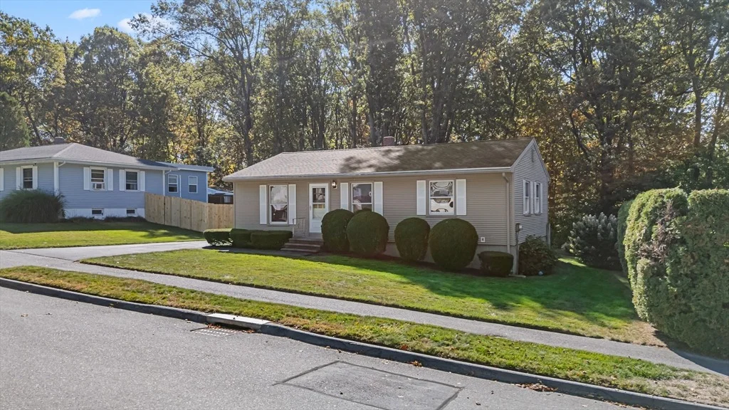 Photo of 6 Hingham Rd