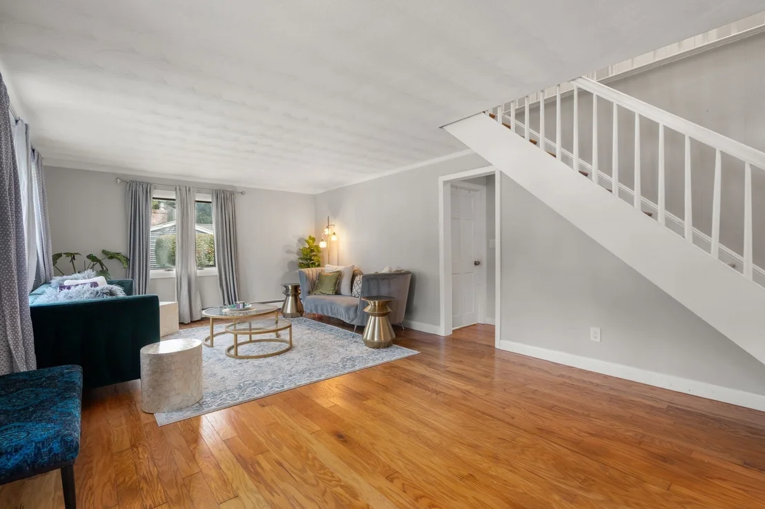 Photo of 7 Lamphere Cir