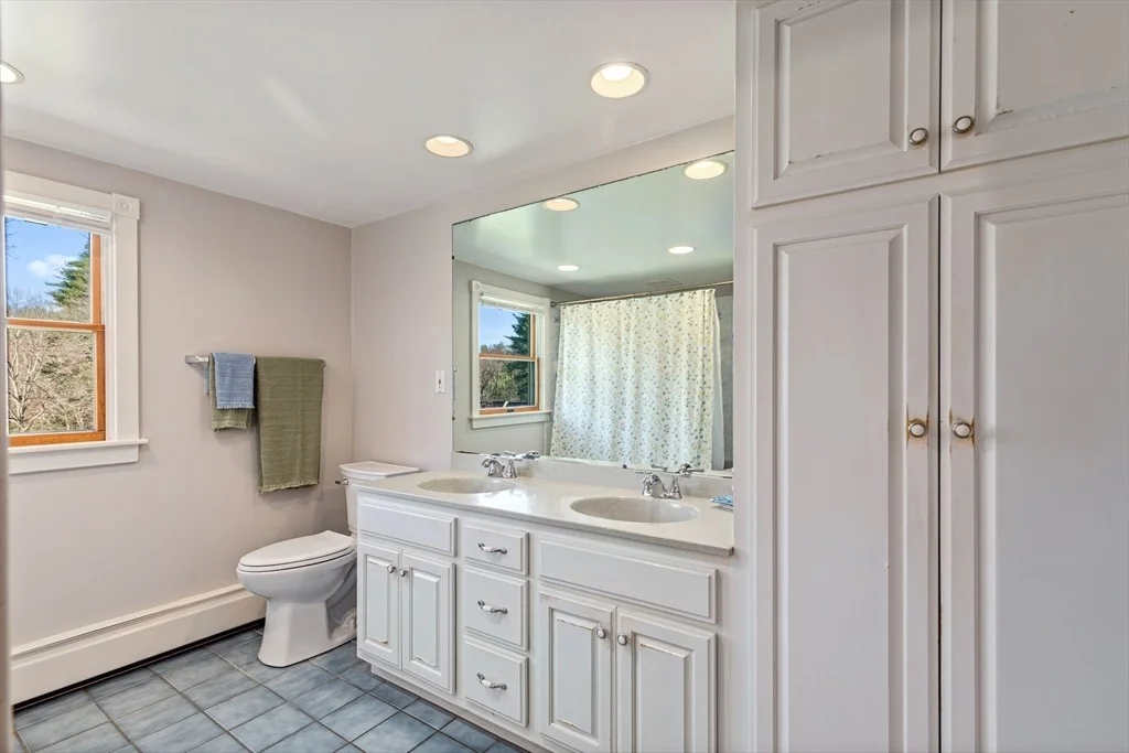 Photo of 241 Sandy Hill Dr