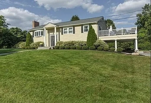 Photo of 10 Whittier Rd