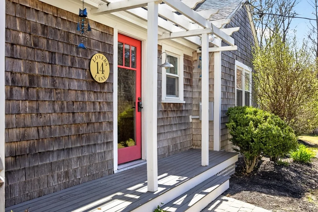 Photo of 14 Lovers Ln