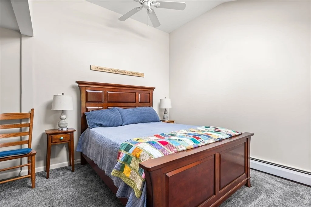Photo of 905 Riverside Dr