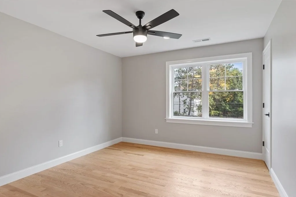 Photo of 96 Middlesex Ave