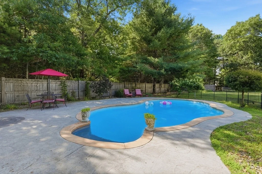 Photo of 11 Fellowship Cir