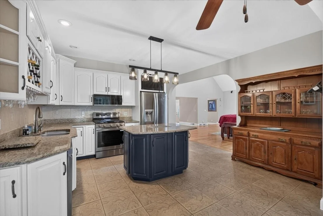 Photo of 31 Hillcrest Cir