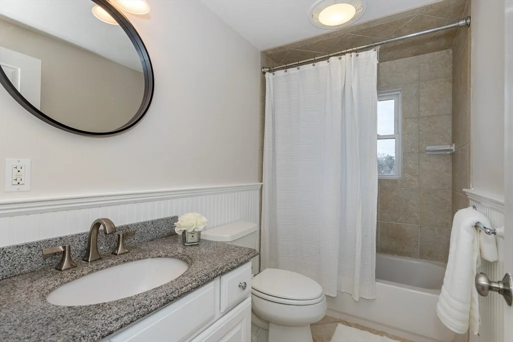 Photo of 264 Pleasant Street