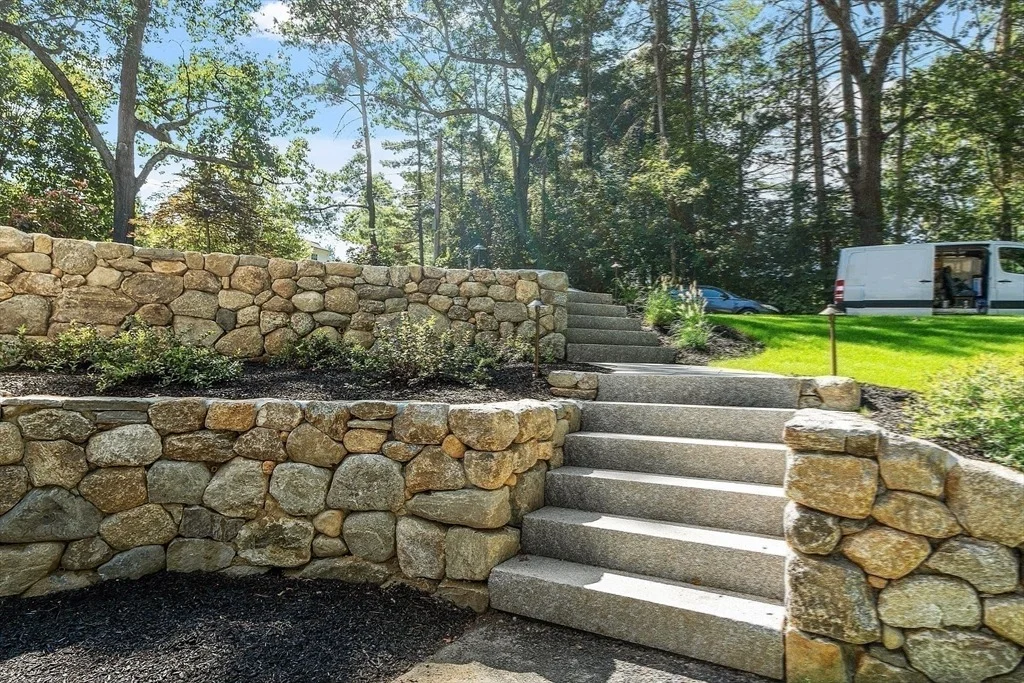 Photo of 140 Revolutionary Road