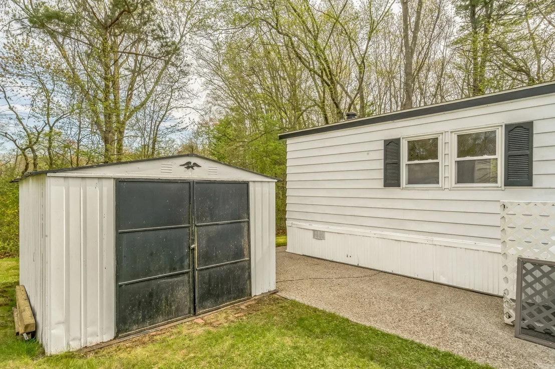 Photo of 39 Thayer Dr