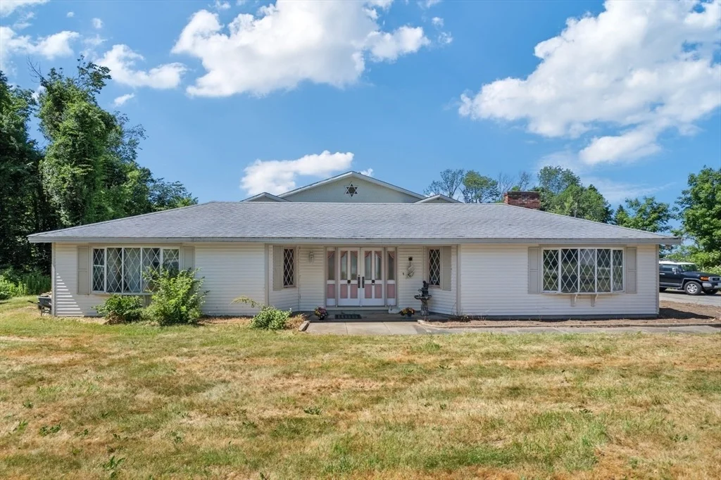 Photo of 186 Eight Lots Road
