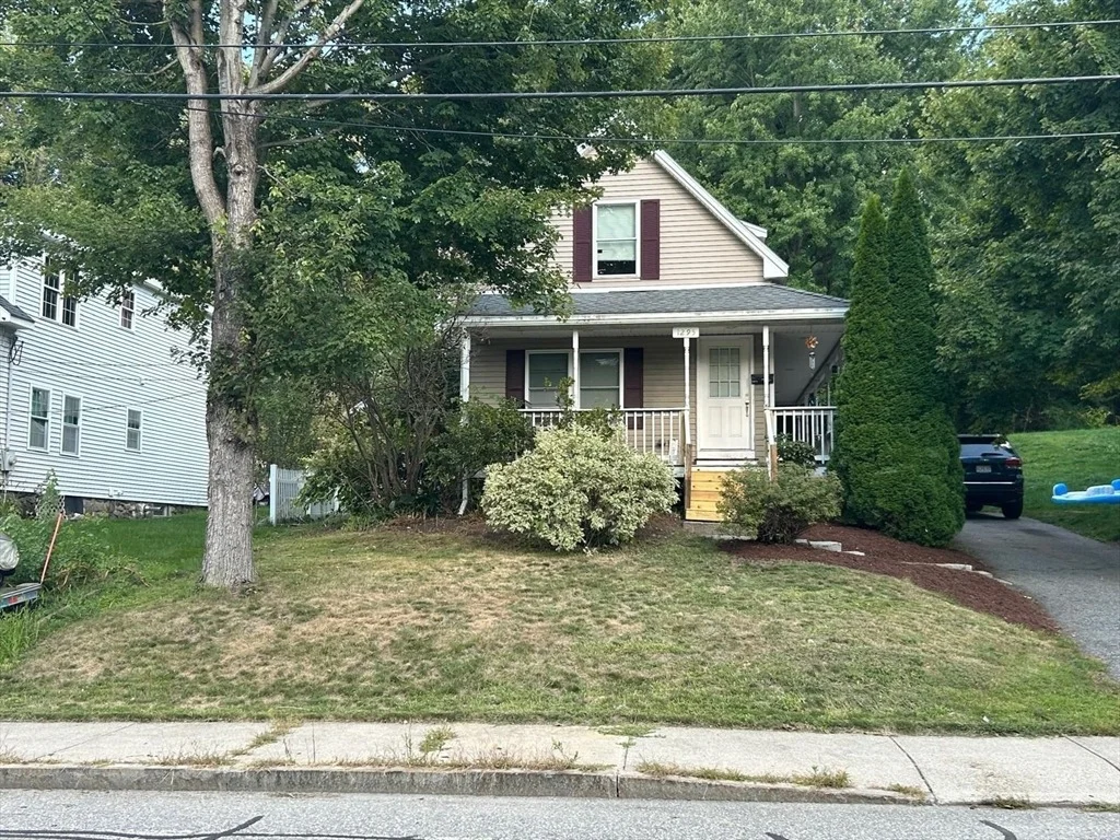 Photo of Unit B at 1295 Millbury St