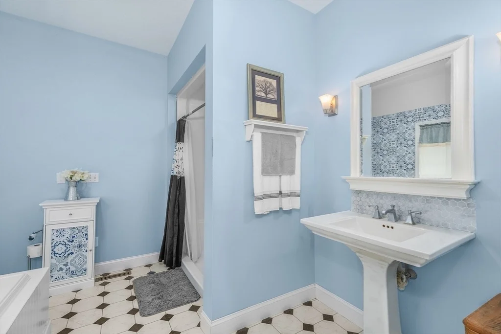 Photo of 113 Greenwich Plains Rd