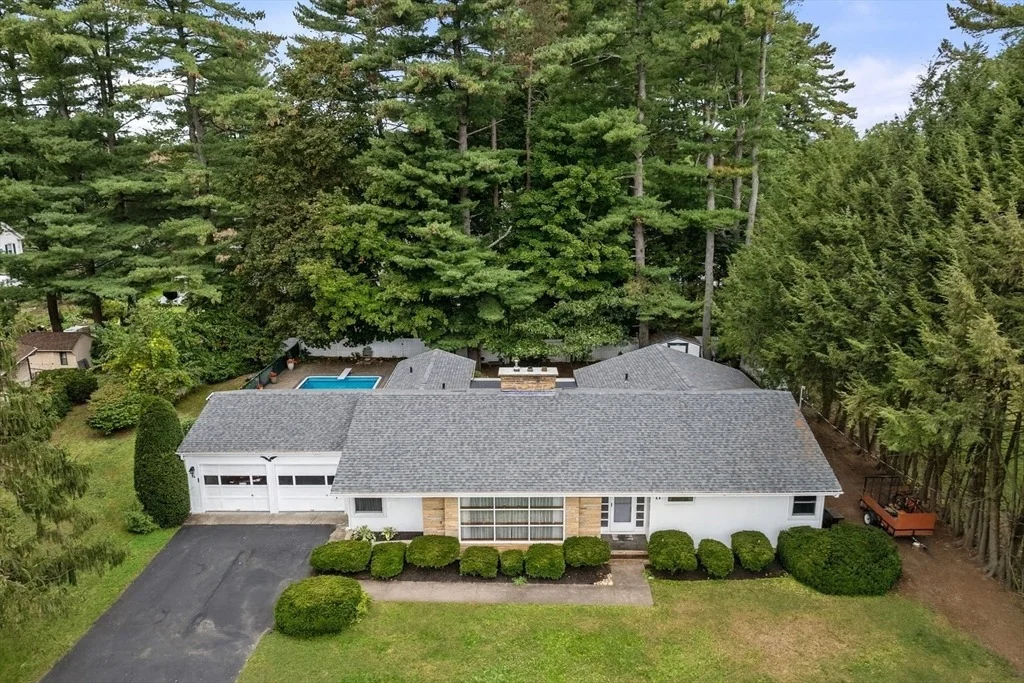 Photo of 11 Highland Cir