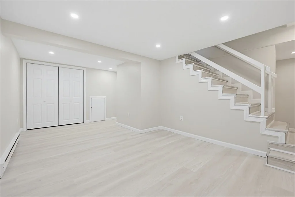 Photo of 6 Almond Dr