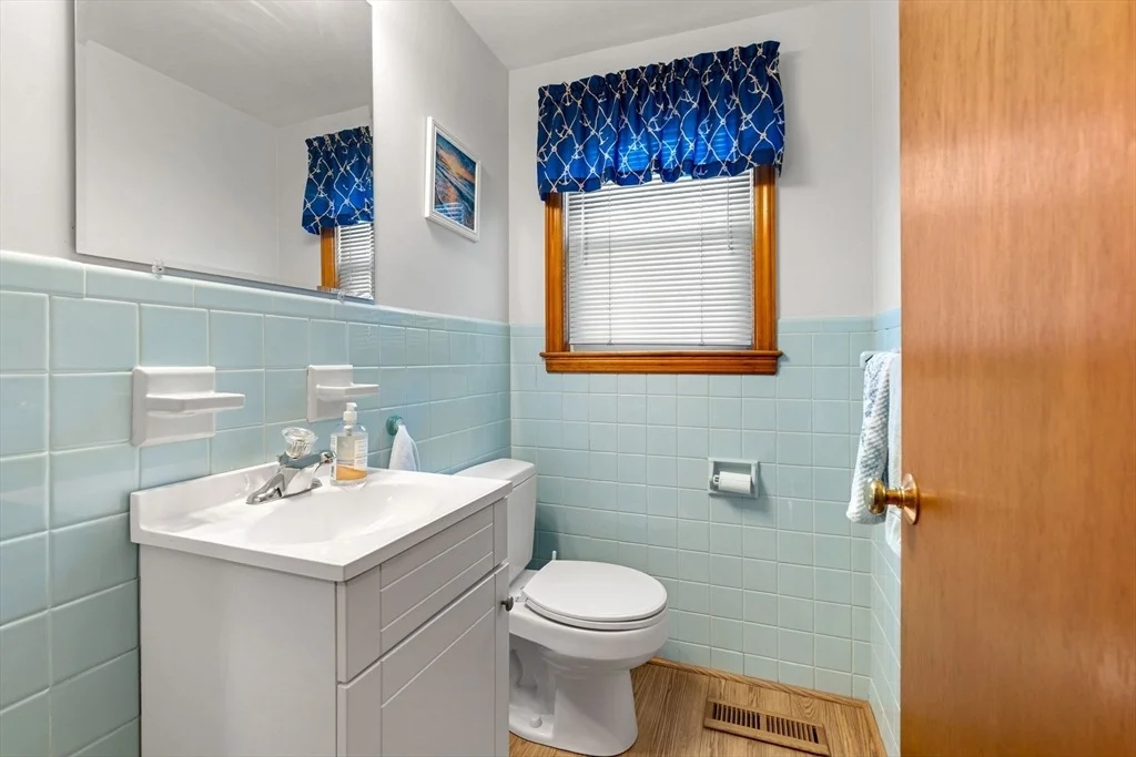 Photo of 104 Holmes