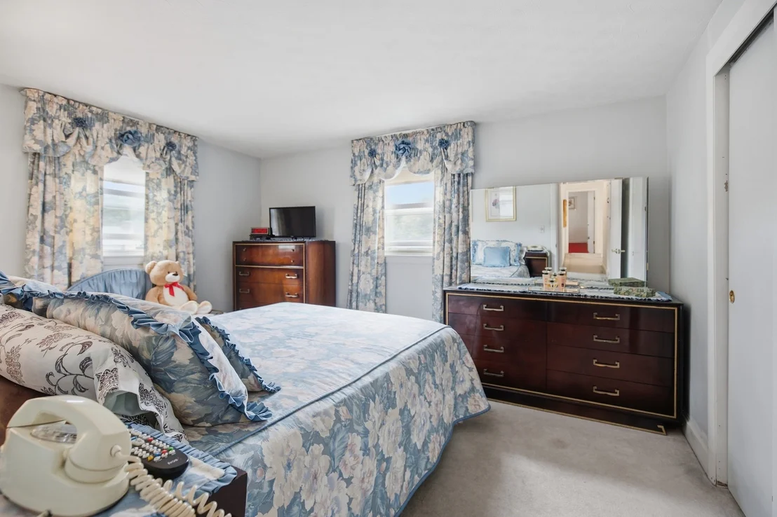 Photo of 37 Rustcraft Rd