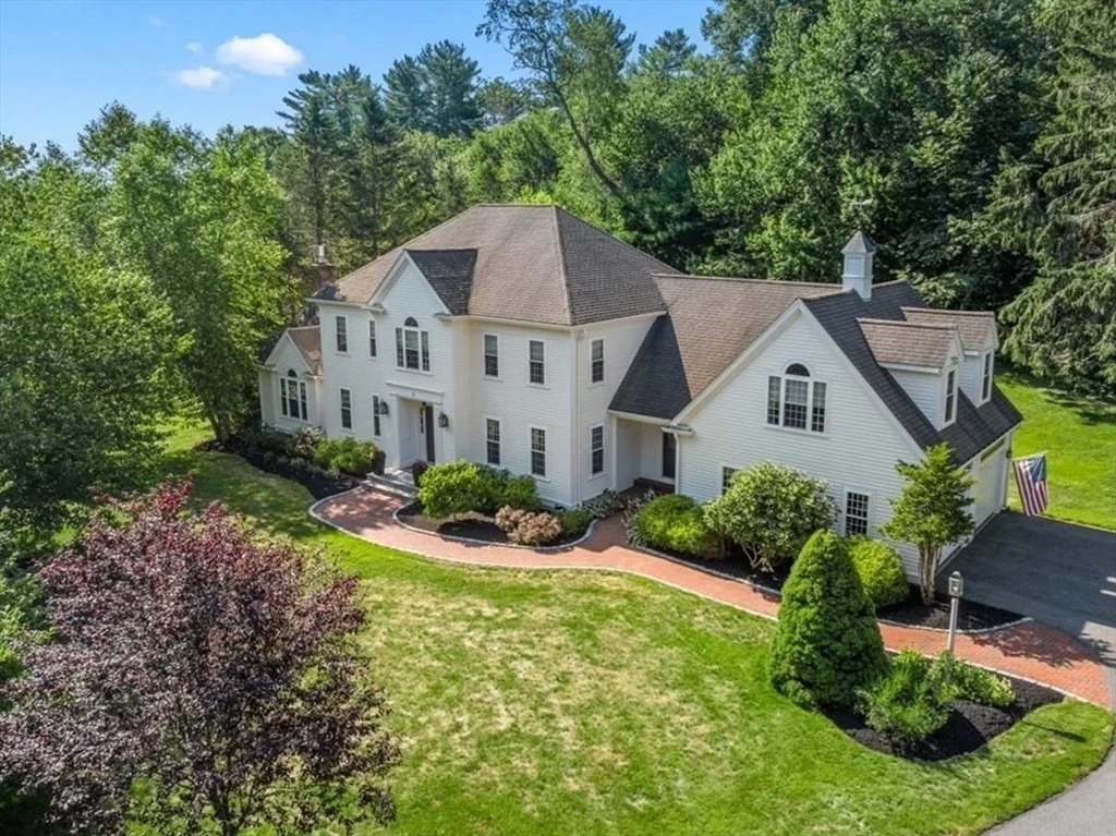 Photo of 2 Blackthorne Lane