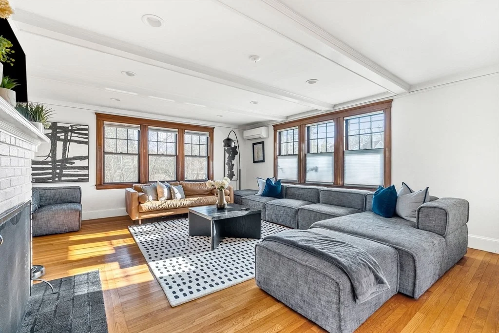 Photo of 711 Webster Street