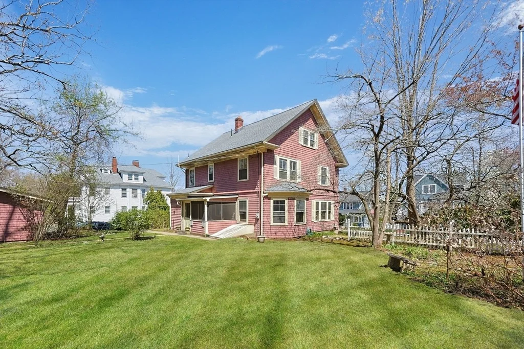 Photo of 92 Dennison Ave