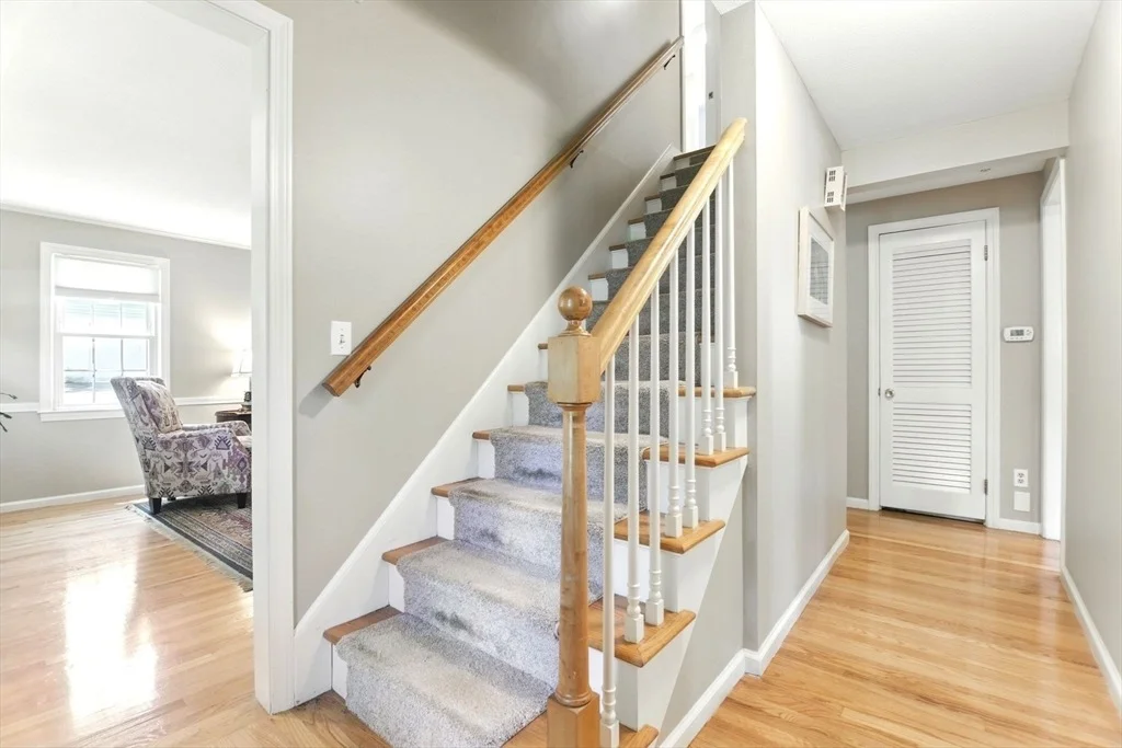 Photo of 230 Meadowlark Dr
