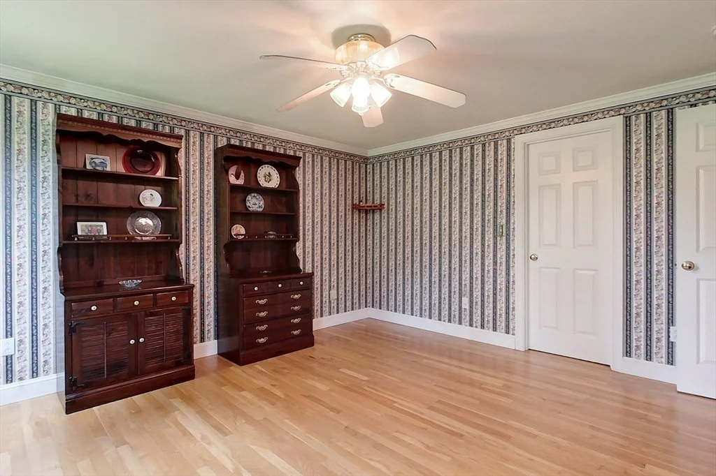 Photo of 220 River Rd