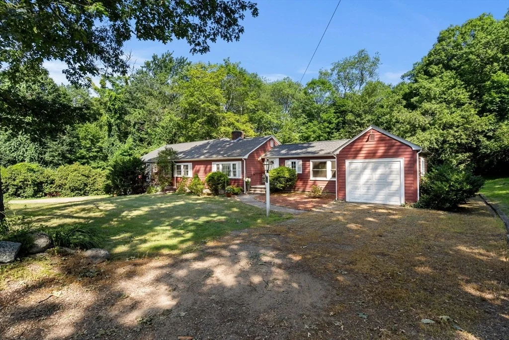 Photo of 10 Maple St