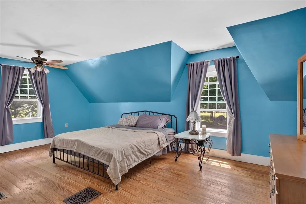 Photo of 164 Pleasant St