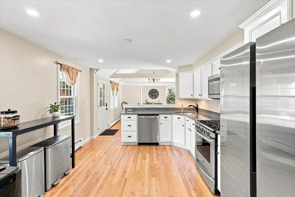 Photo of 3 Copper Beech Dr