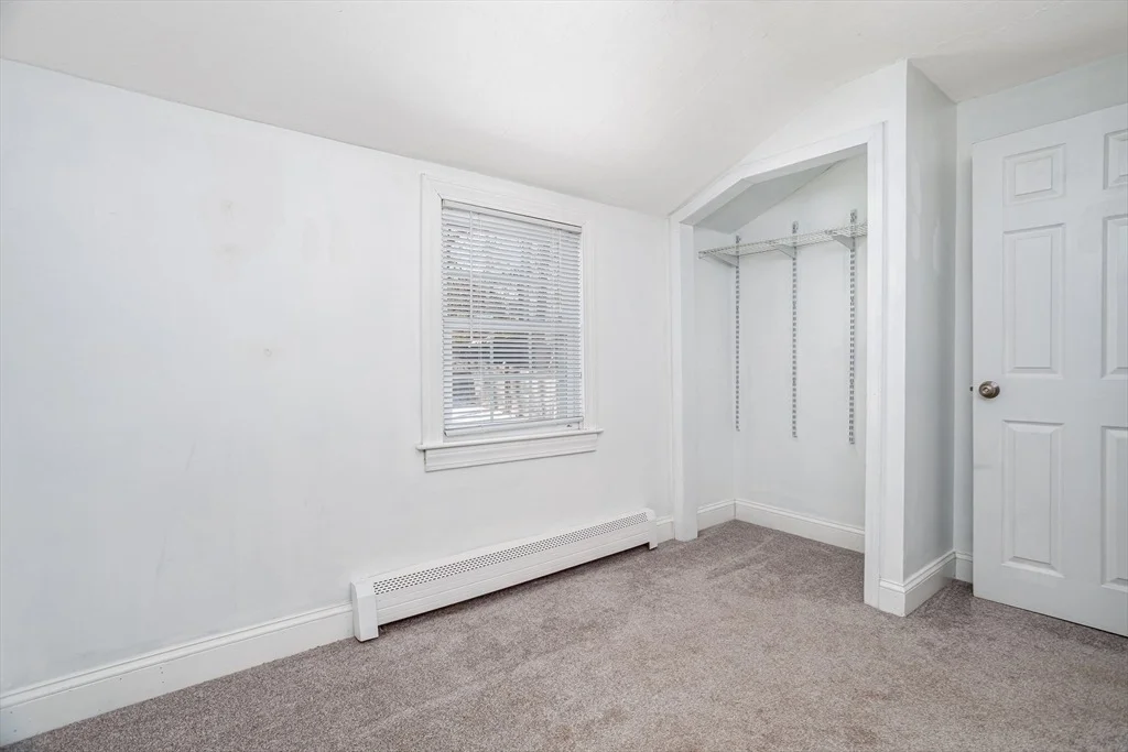 Photo of 23 Tiverton Parkway
