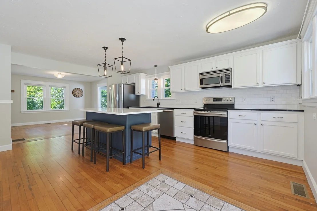 Photo of 191 Whitins Rd