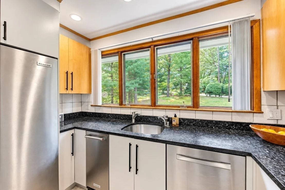 Photo of 9 West Ridge Dr