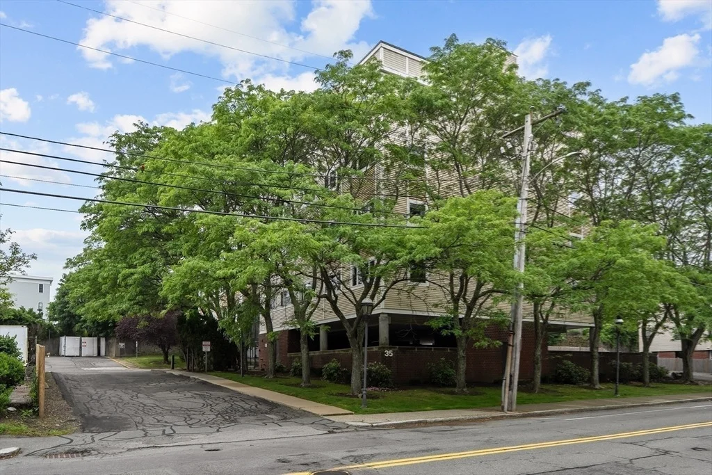 Photo of Unit 310 at 35 Des Moines Rd