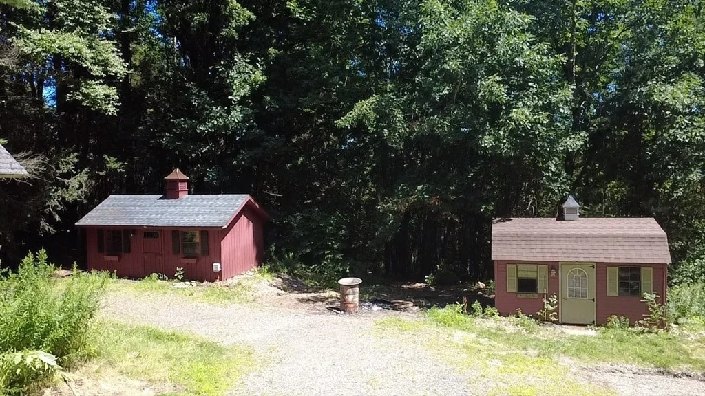 Photo of 1352 Ashfield Rd