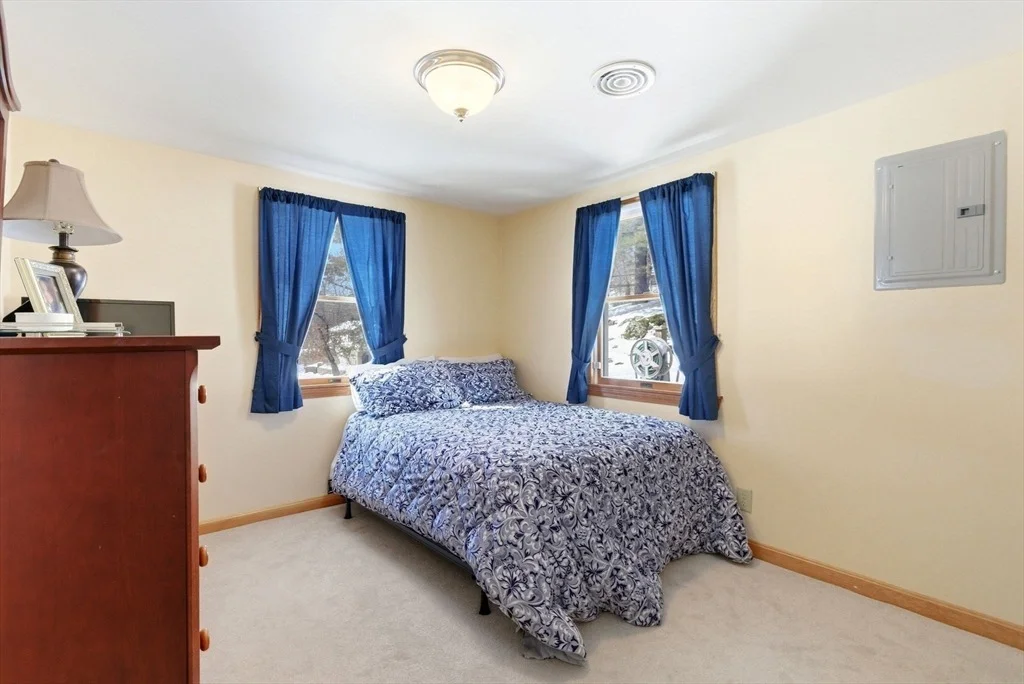 Photo of 43 Woodside Ln