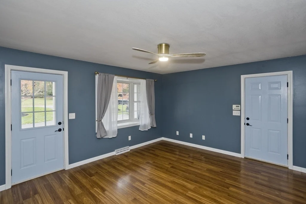 Photo of 76 Shaker Rd