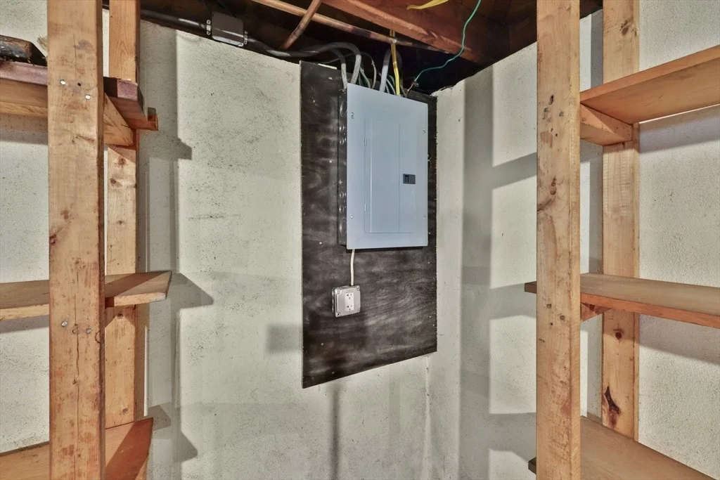 Photo of 96 Roberta Cir