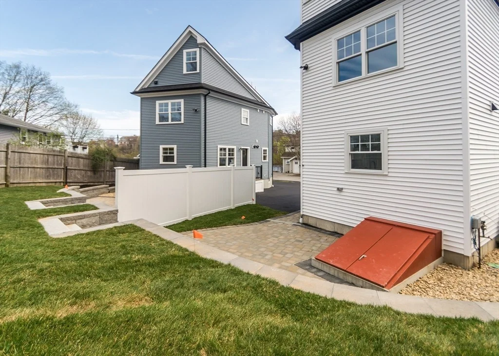Photo of 89 Hardy Pond Road