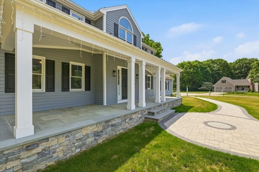 Photo of 26 Mayflower Dr