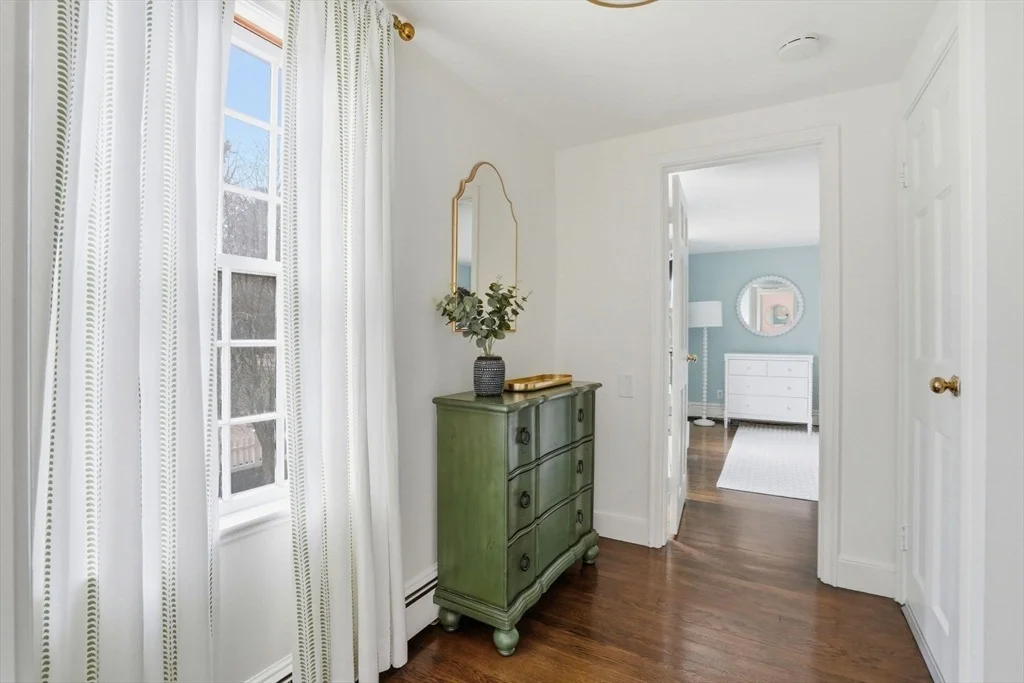 Photo of 2 Queen Anne Ln