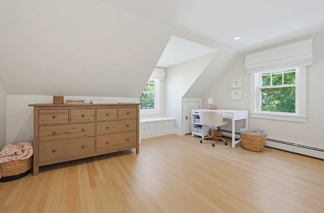 Photo of 6 Park Ave.