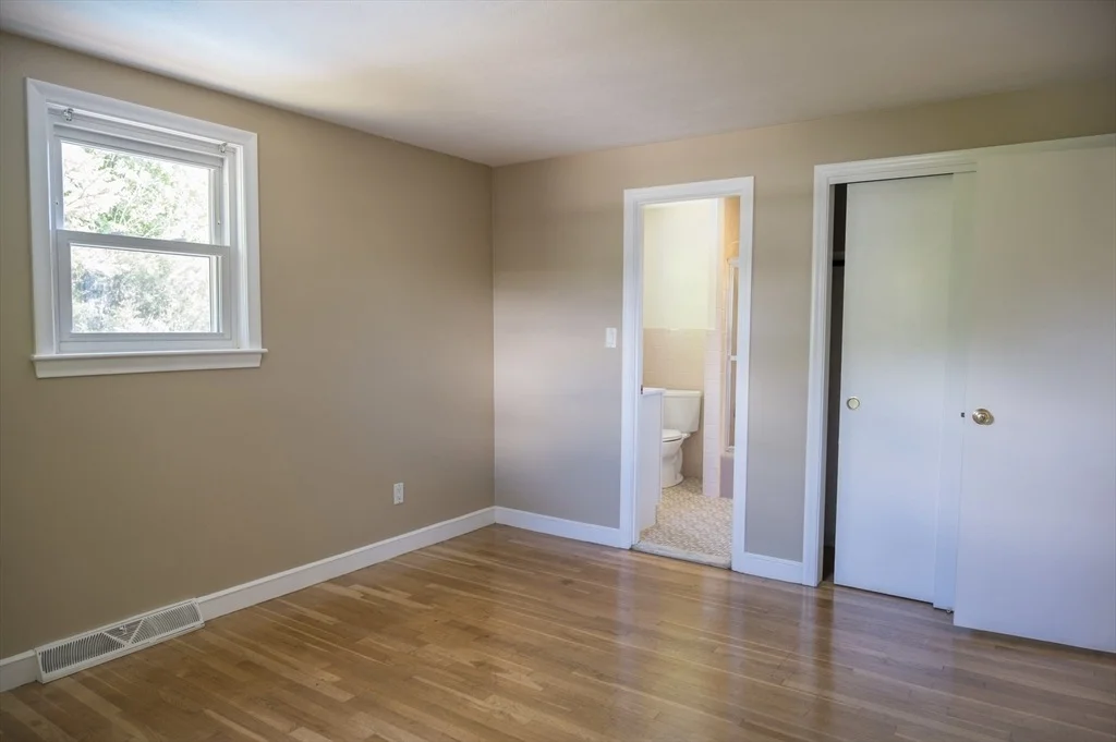 Photo of 21 Debra Ln