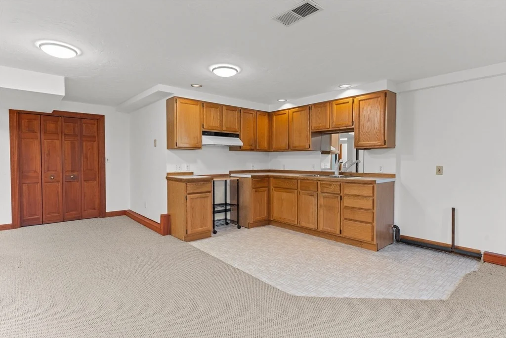 Photo of 676 Salem End Rd