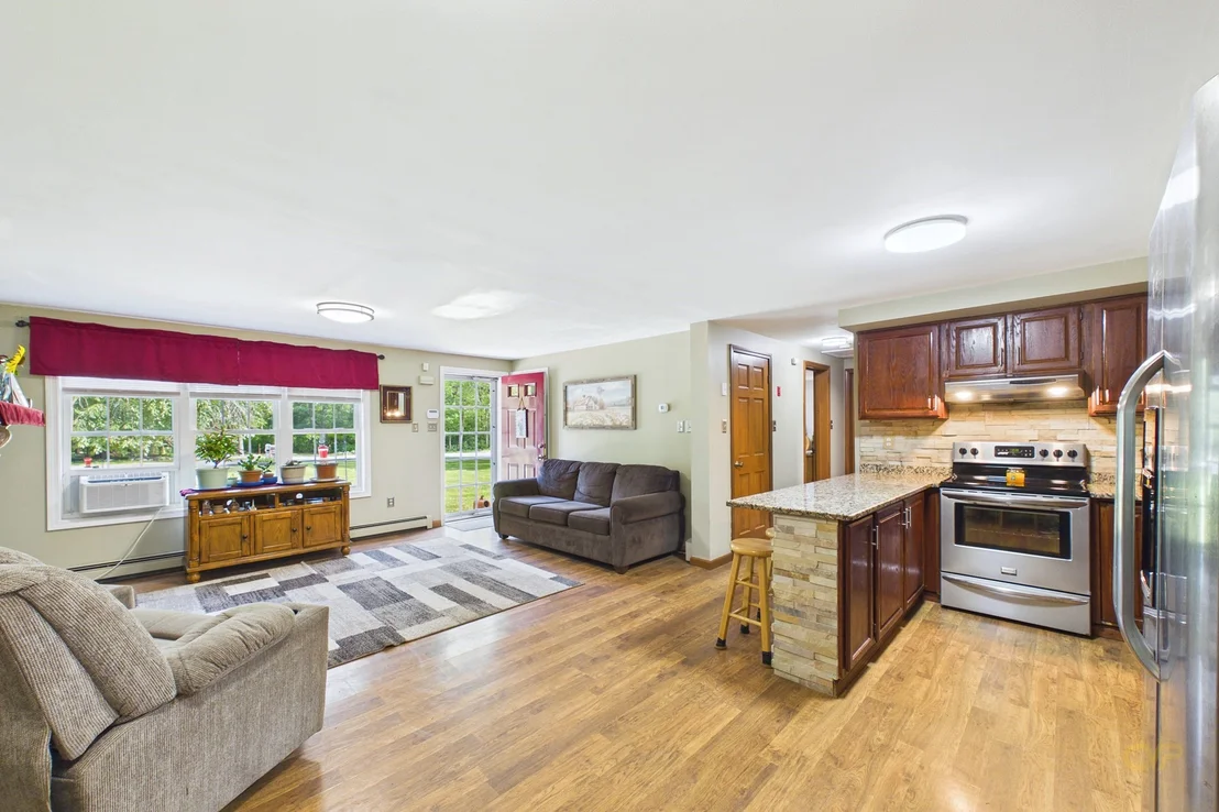 Photo of 247 Perry Hill Rd