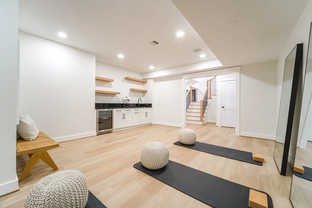 Photo of 6 Newbury Park
