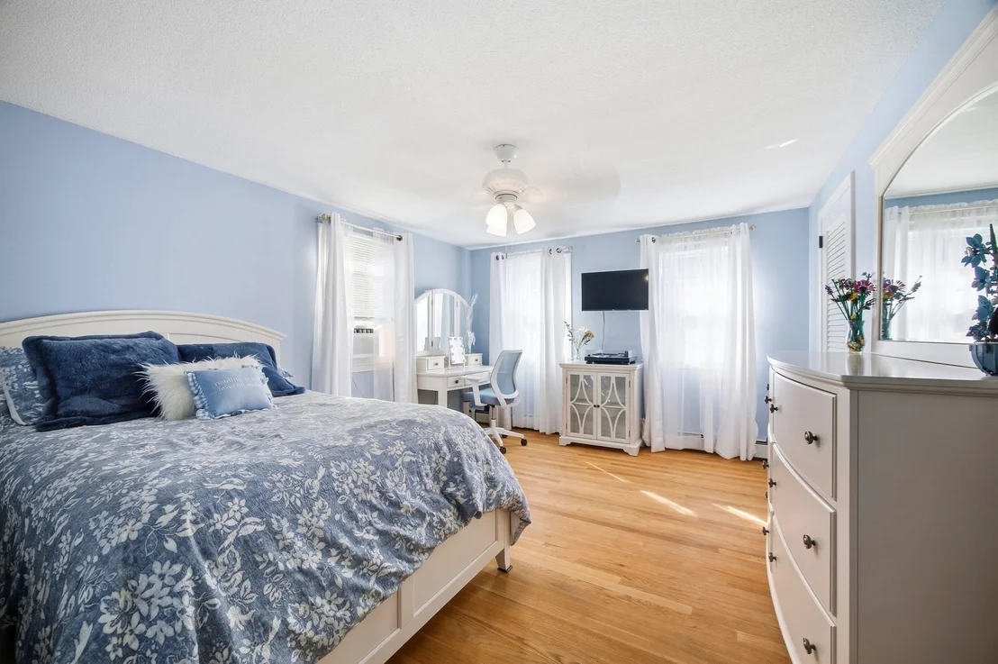 Photo of 291 Steiger Dr