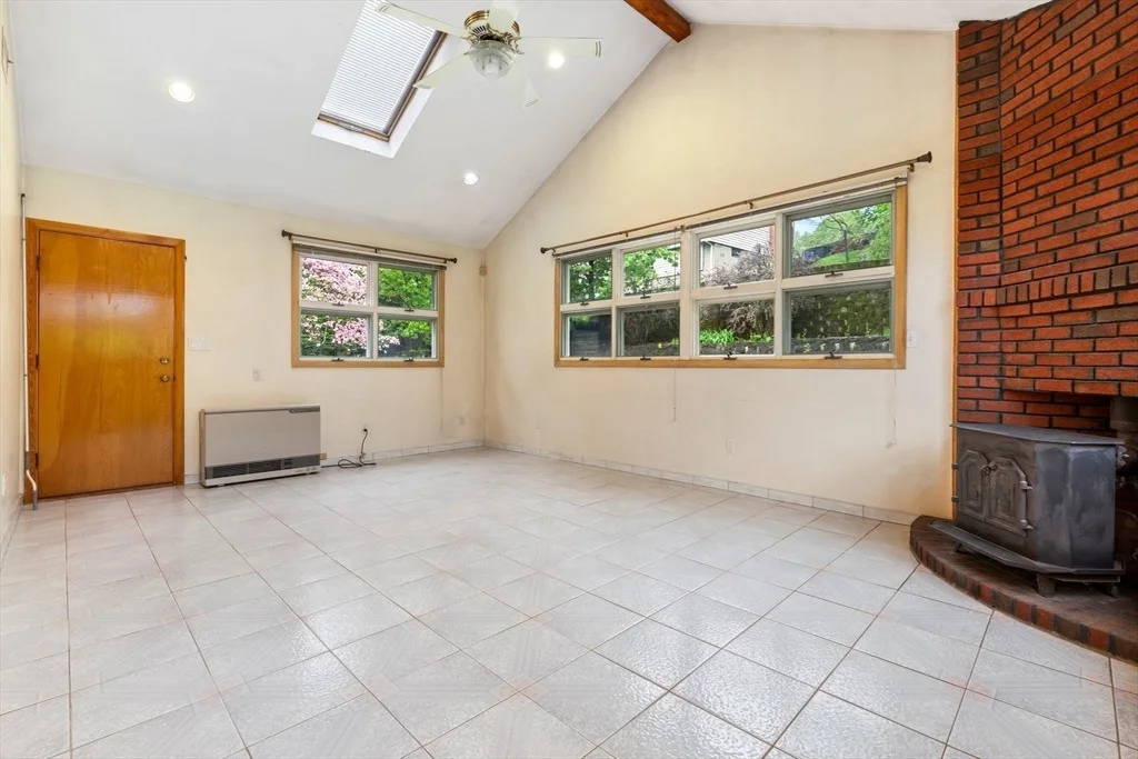 Photo of 303 Forest St