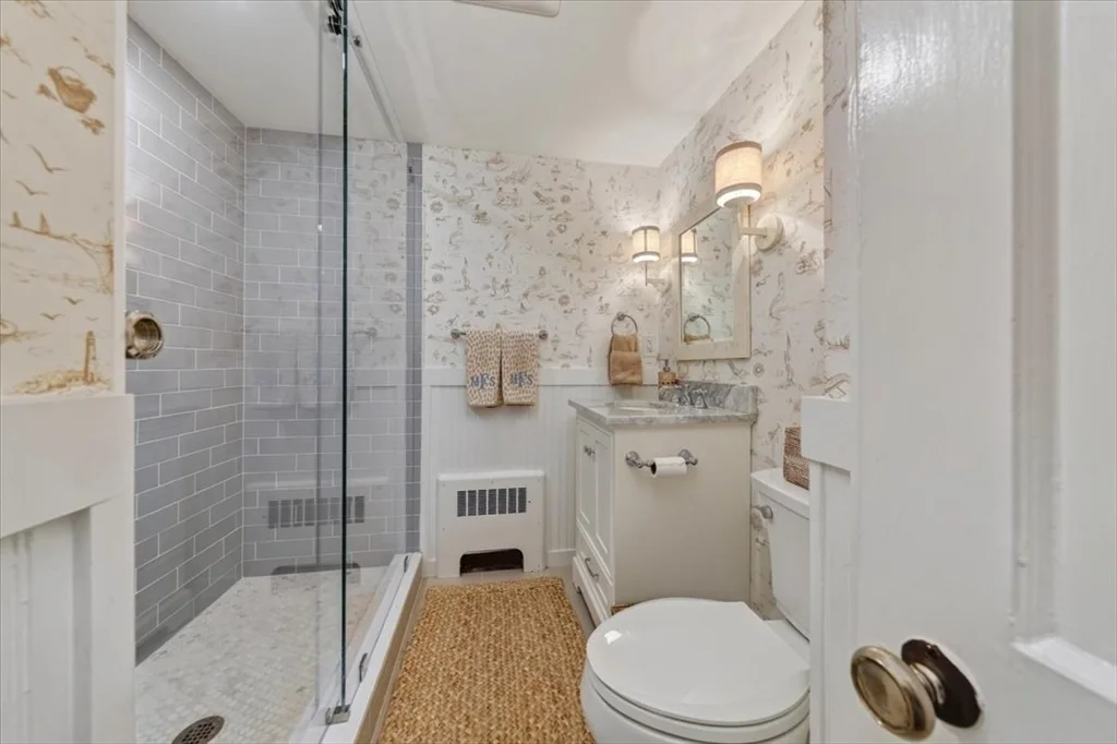 Photo of 14 Bradley Woods Dr