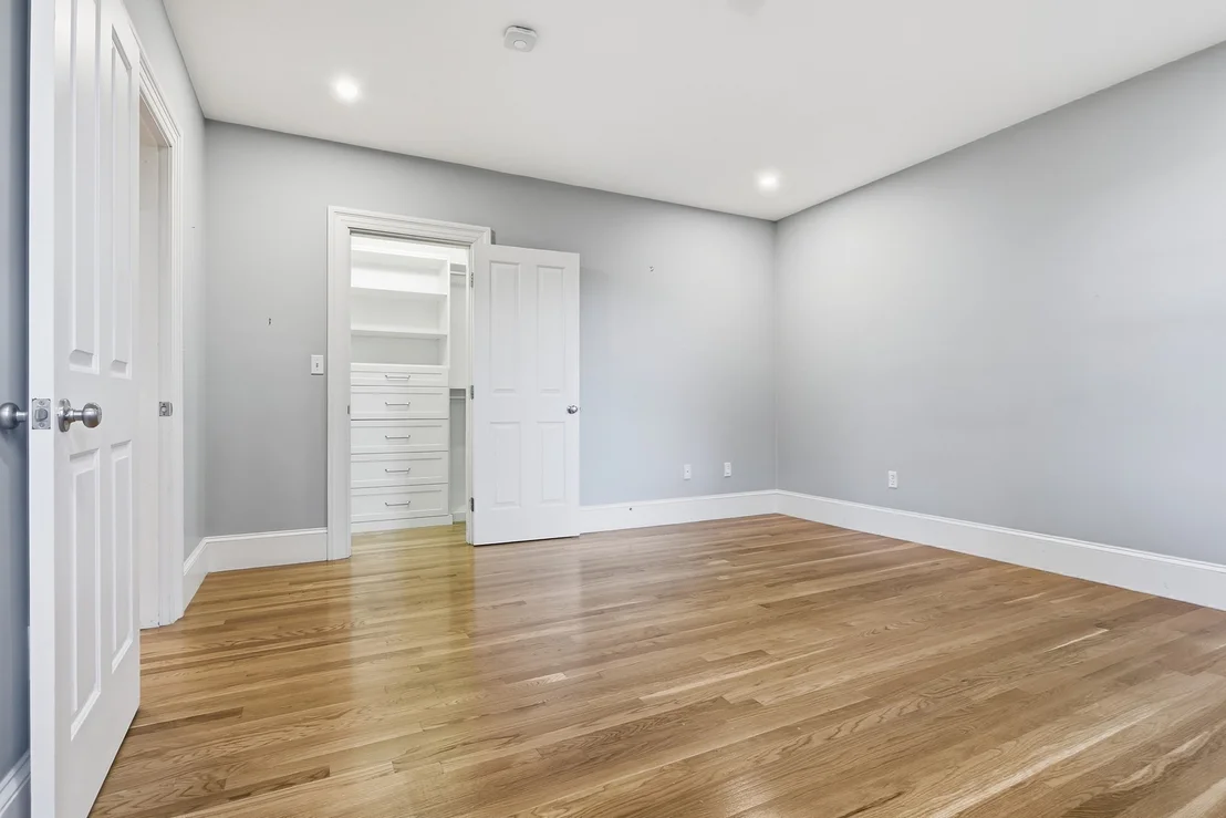 Photo of 7 Locust Avenue