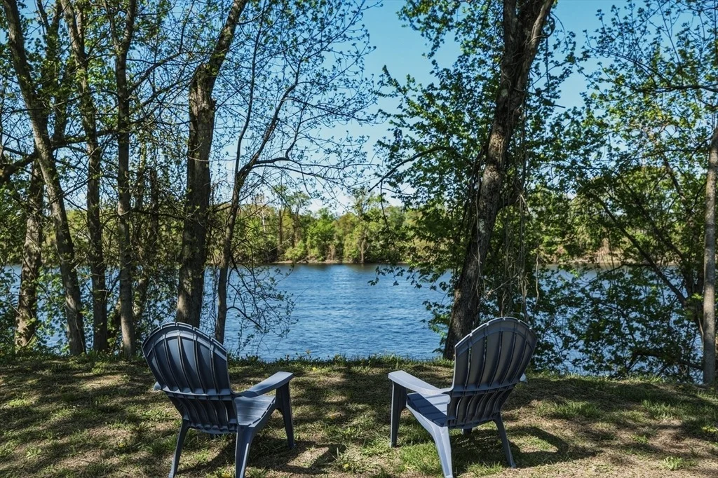 Photo of 249 River Rd